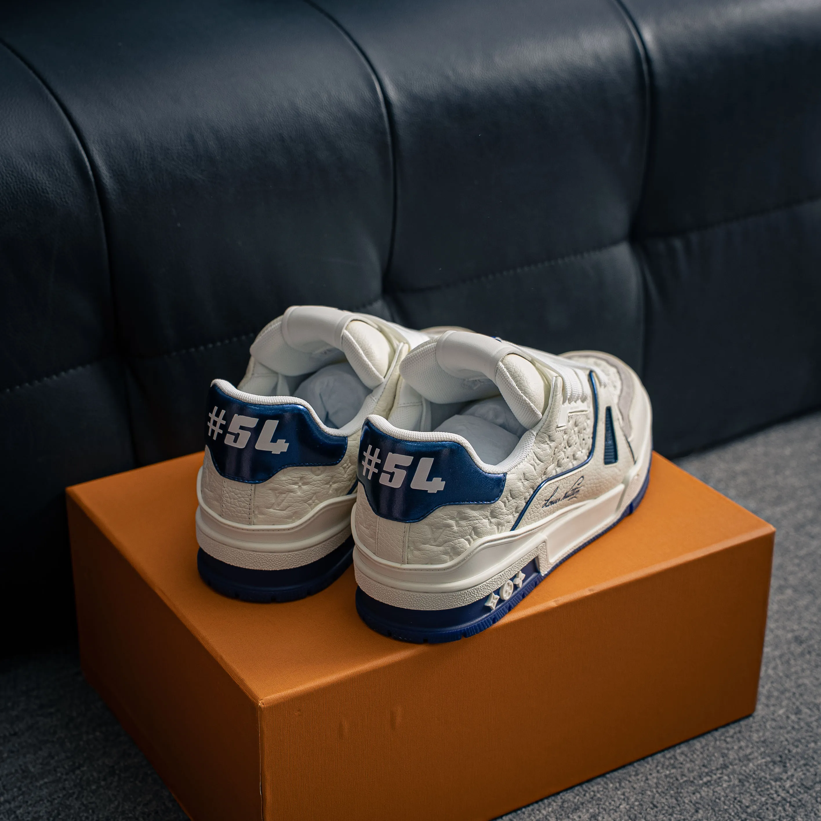 # LV- - trainer 2026 New Arrival 1：1 ！！ Shoes Cowhide Leather ， LOGO ， Breathable ， 。